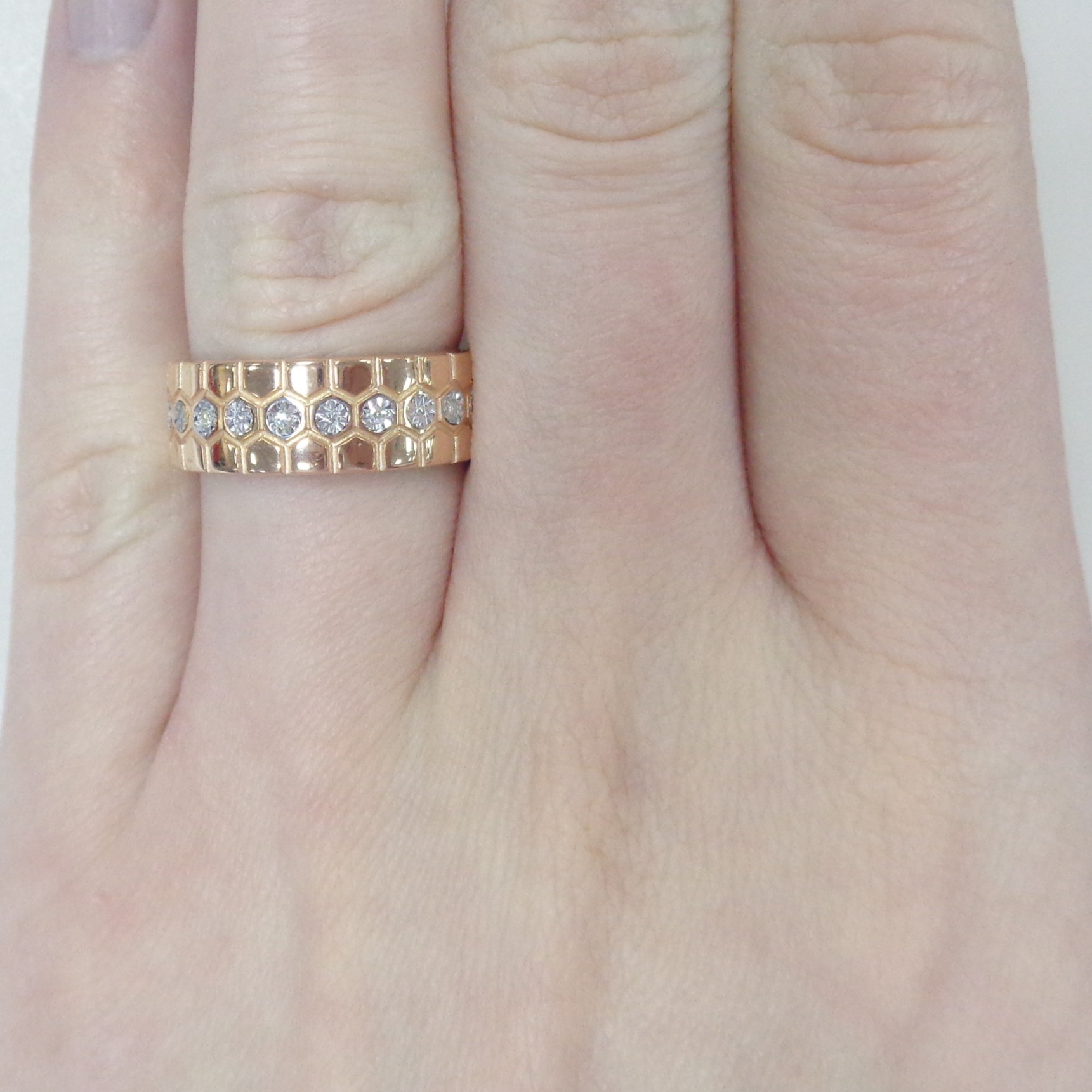 Серебряное кольцо с бриллиантами